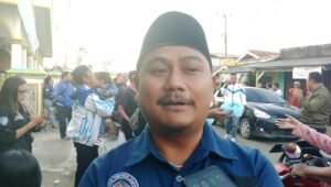 Muhamad Sobari Sekjen DPC XTC Karawang Melaksanakan Bakti sosial Di Rawamerta 